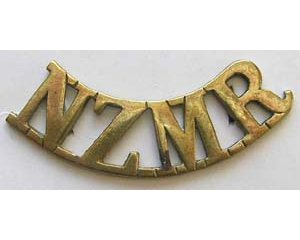 B12/090. NZMR, curved (NZ Mounted Rifles) hexagonal lugs