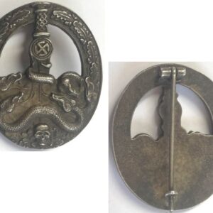 CY033. COPY GUERILLA WARFARE BADGE IN SILVER
