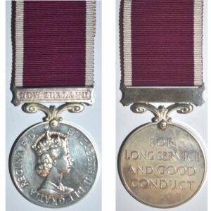 ESA068. NZ ZRMY L/S G/C Queen Elizabeth II obverse – UNNAMED