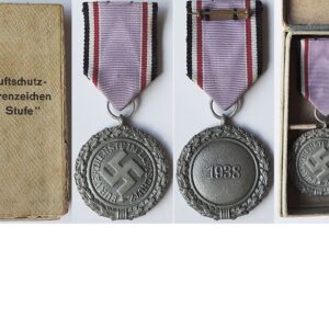 FM0363. LUFTSCHUTZ MEDAL 2nd Class, in titled box