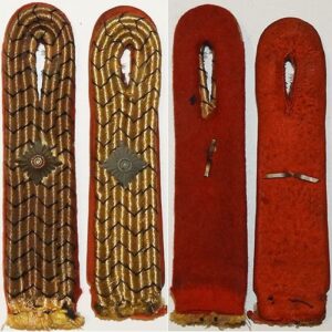 GC1542. PAIR REICHSBAHN OFFICIALS SHOULDER STRAPS - One gilt pip