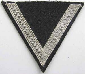 GC1441. LUFTWAFFE GEFREITER’S SLEEVE STRIPE, wool backing