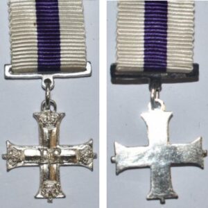 MIN1079. Miniature Military Cross, EIIR cypher