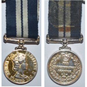 MIN1102. Miniature Distinguished Service Medal, EIIR obverse