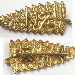 SH032. GOLD PLATED NEW ZEALAND FERN LEAF RIGHT COLLAR SWEETHEART