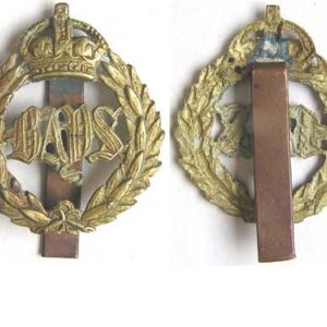 UKB1206. QUEENS BAY’S, KC cap badge