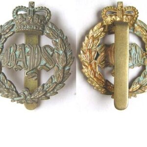 UKB1207. QUEENS BAY’S, QC cap badge