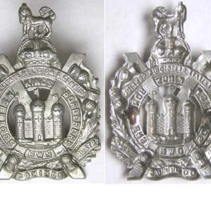 UKB1411. KINGS OWN SCOTTISH BORDERERS white metal hat badge